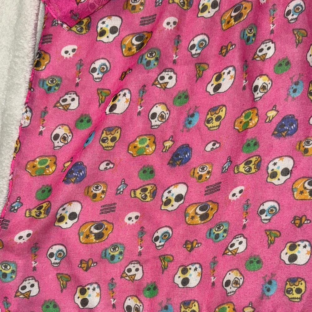 Pink Skull Pattern Scarf - Picture 4 of 5